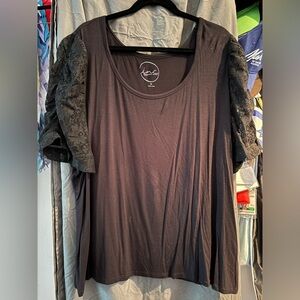 Black tshirt with lace shirt sleeves